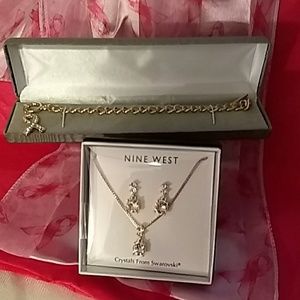 Bracelet/ Rose colored Nine West Gift Set